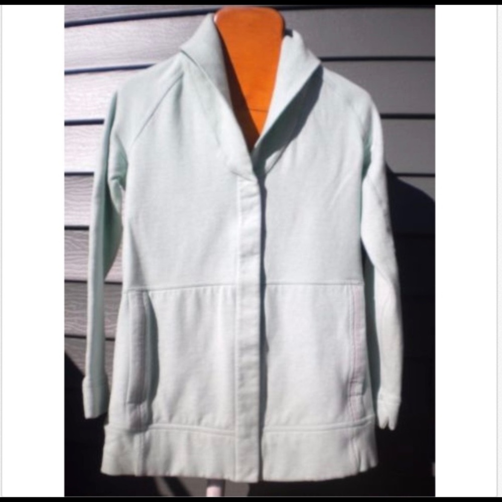 Lululemon green sweatshirt jacket